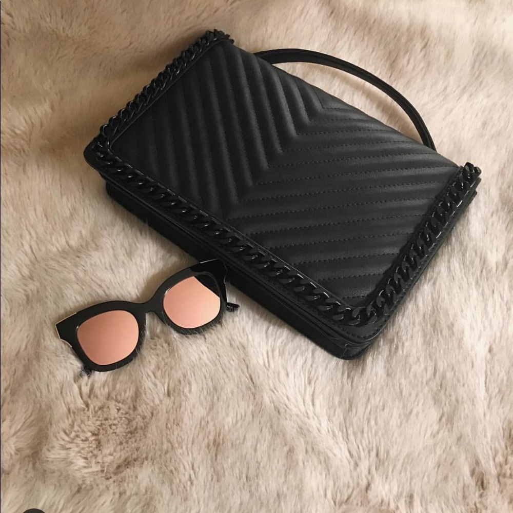 Aldo cross body bag with chain